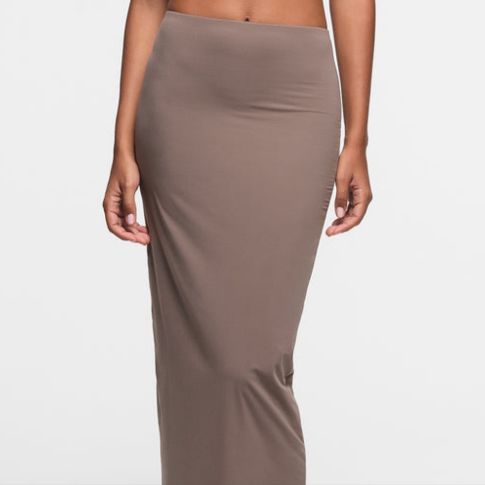 Skims Fits Everybody Maxi Skirt S NWT, TRADE for BLACK
